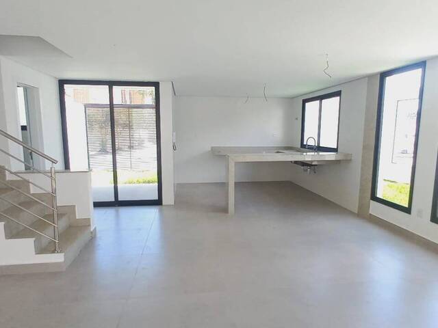 #4 - Casa para Venda em Belo Horizonte - MG - 1