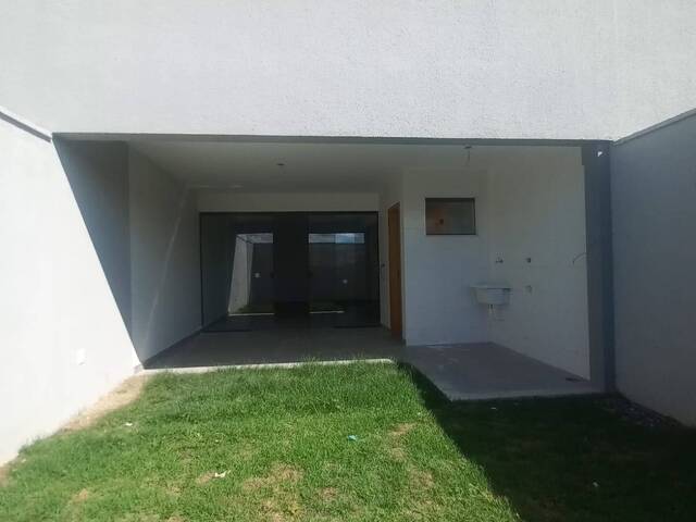 #22 - Casa para Venda em Belo Horizonte - MG - 1