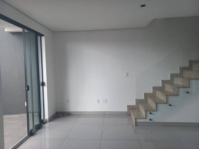 #37 - Casa para Venda em Belo Horizonte - MG - 1