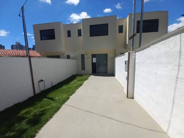 #50 - Casa para Venda em Belo Horizonte - MG - 1