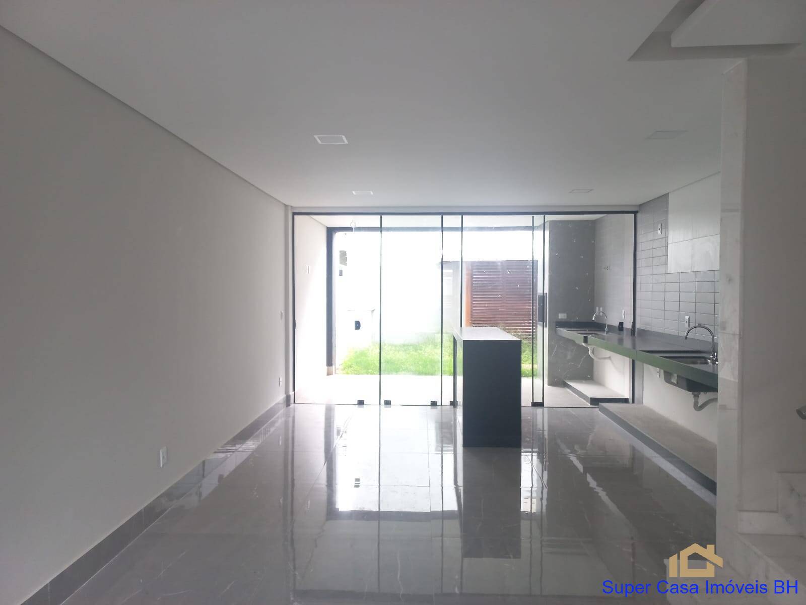 Casa, 3 quartos, 71 m² - Foto 1