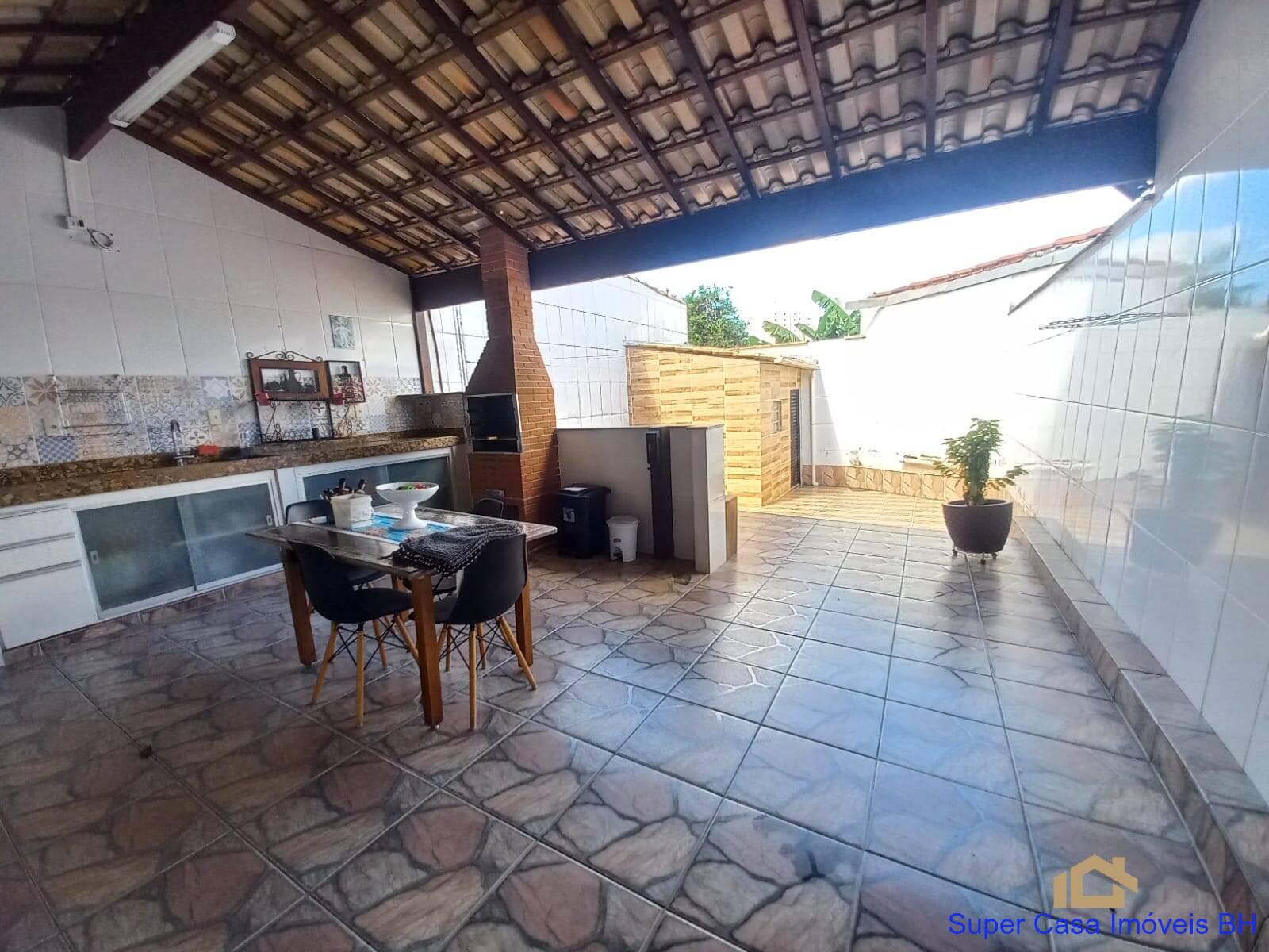 Casa, 2 quartos, 100 m² - Foto 1