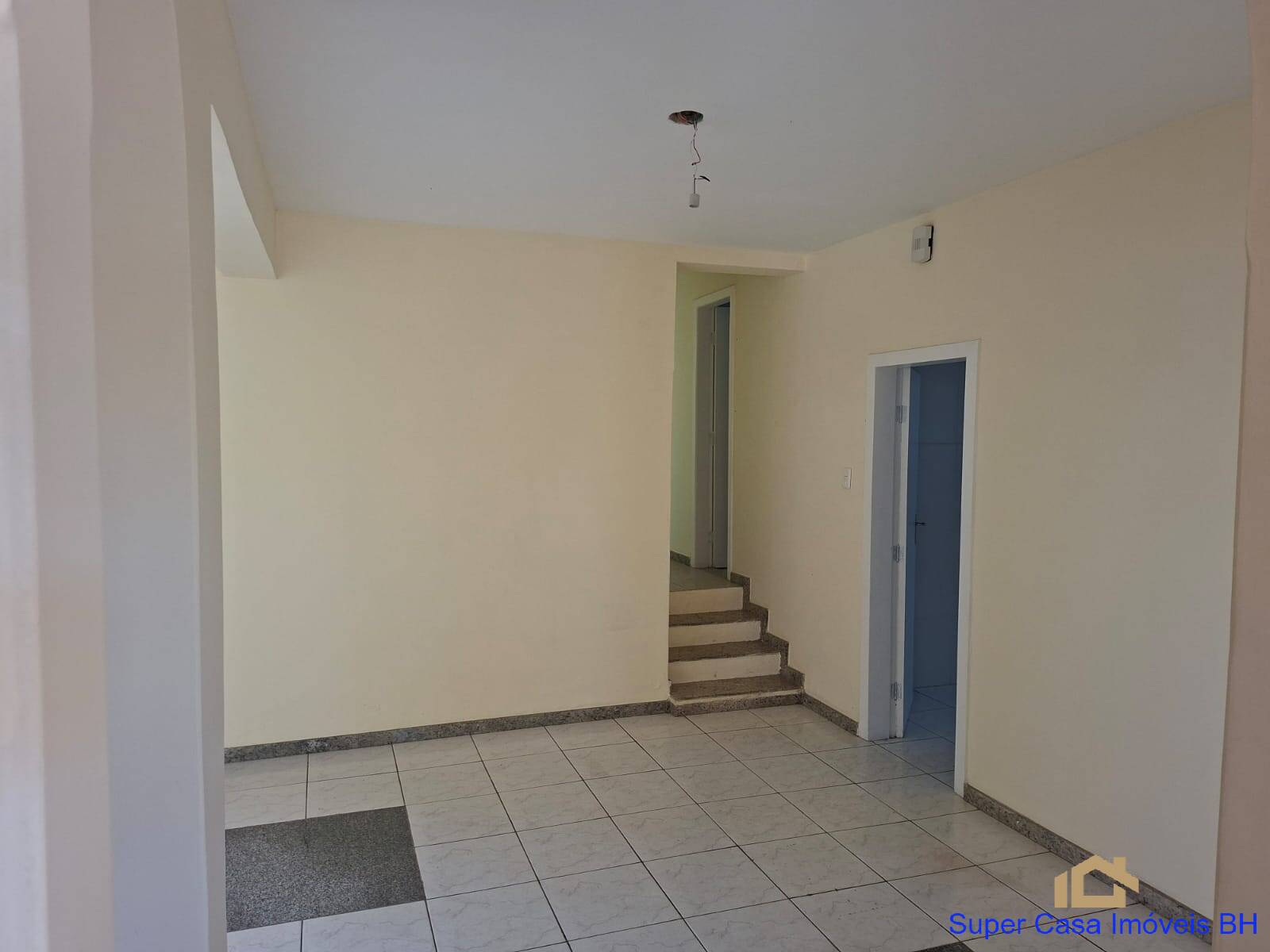 Casa, 4 quartos, 240 m² - Foto 2