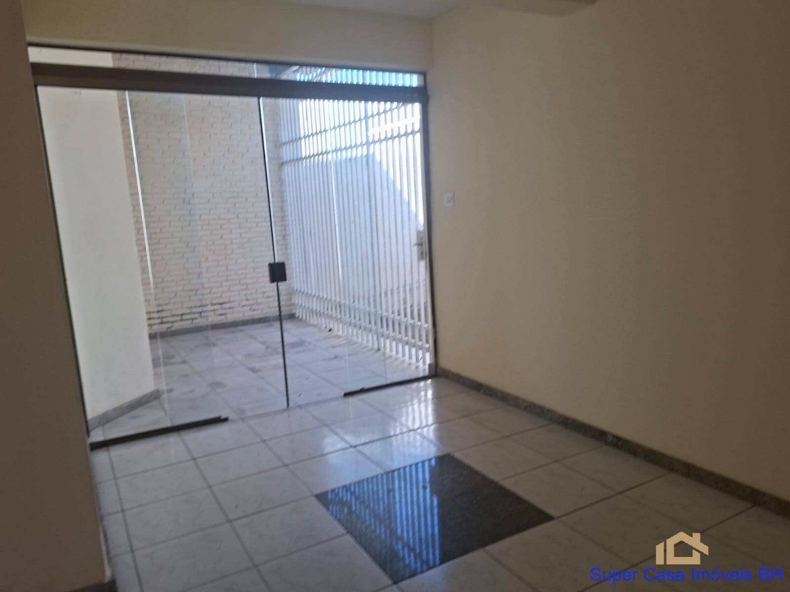 Casa, 4 quartos, 240 m² - Foto 4